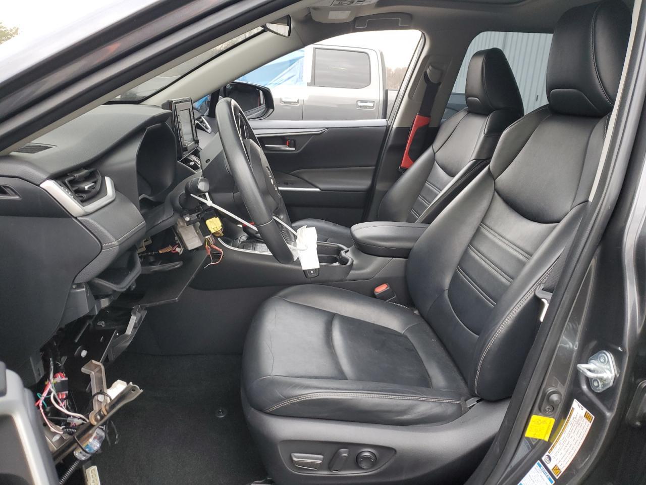 2019 TOYOTA RAV4 XLE P - Image 7