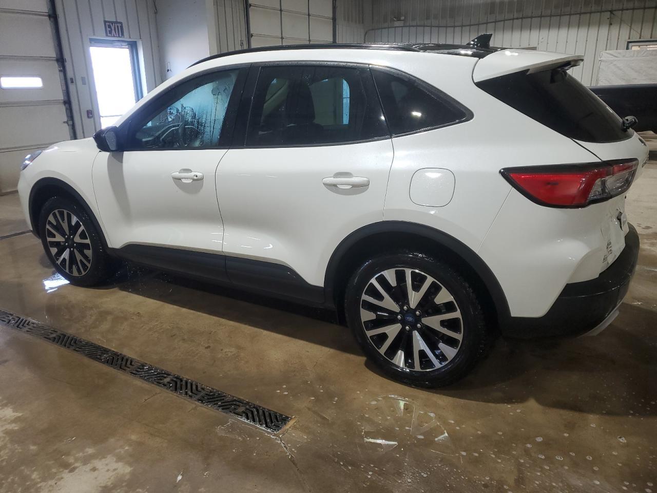 2020 FORD ESCAPE SE - Фото 2