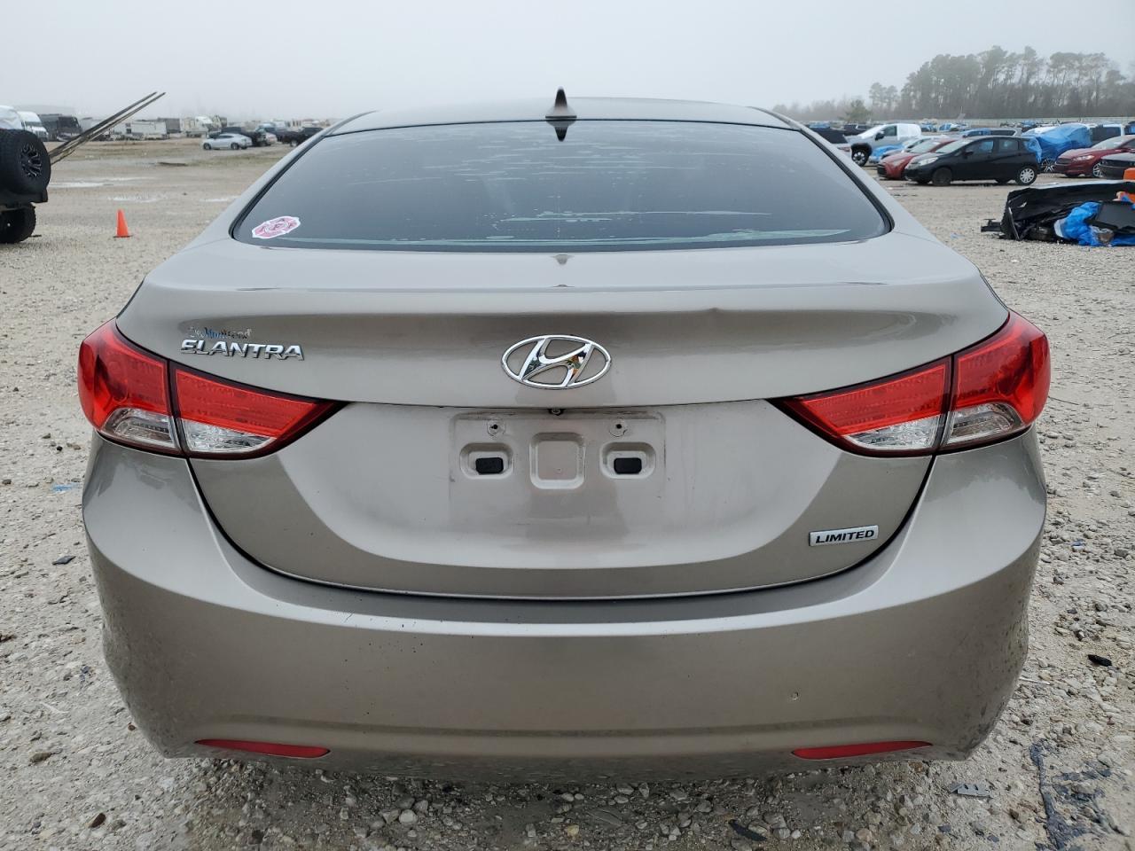2013 HYUNDAI ELANTRA GL - Image 6
