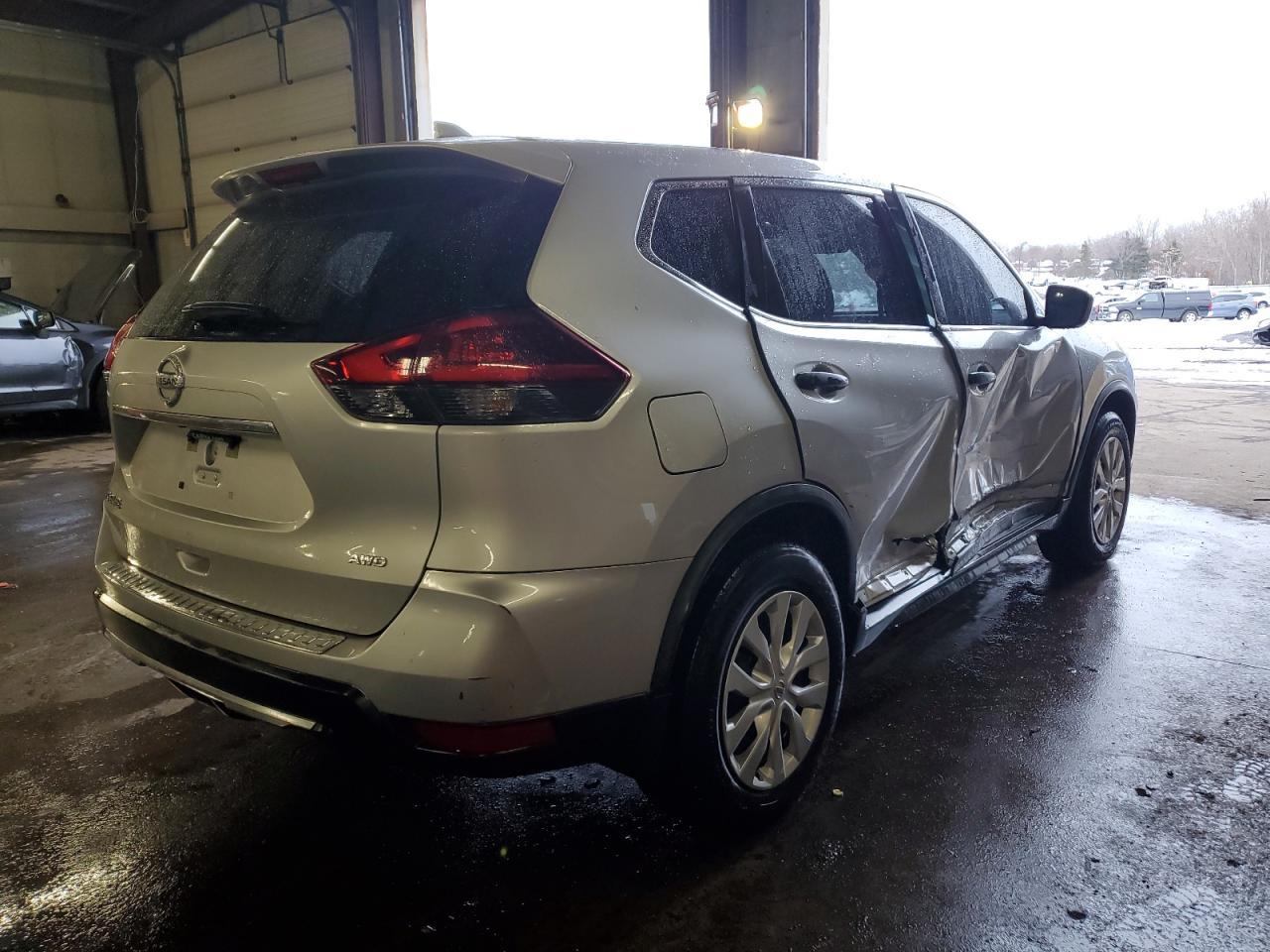 2018 NISSAN ROGUE S - Фото 3