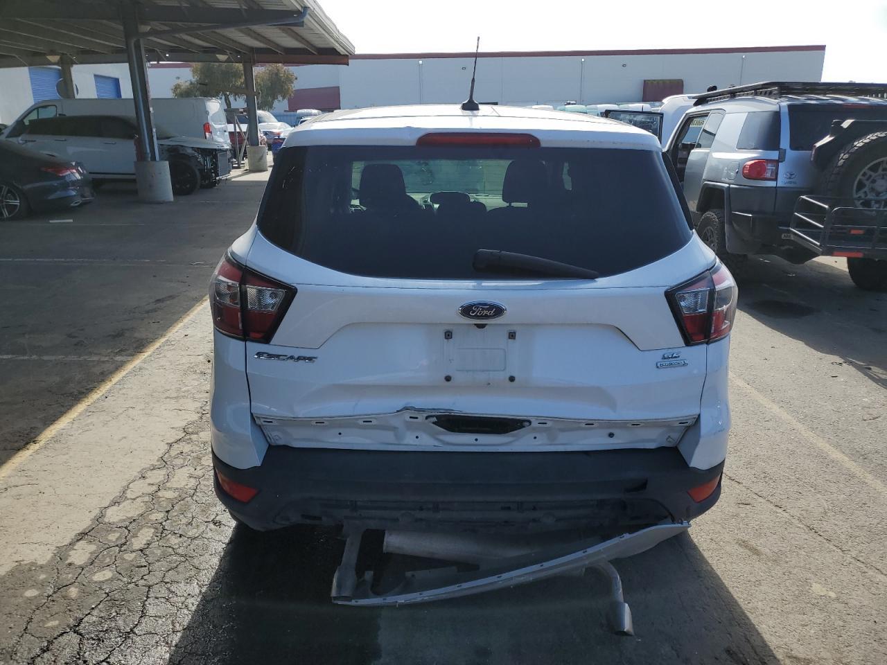 2017 FORD ESCAPE SE - Image 6