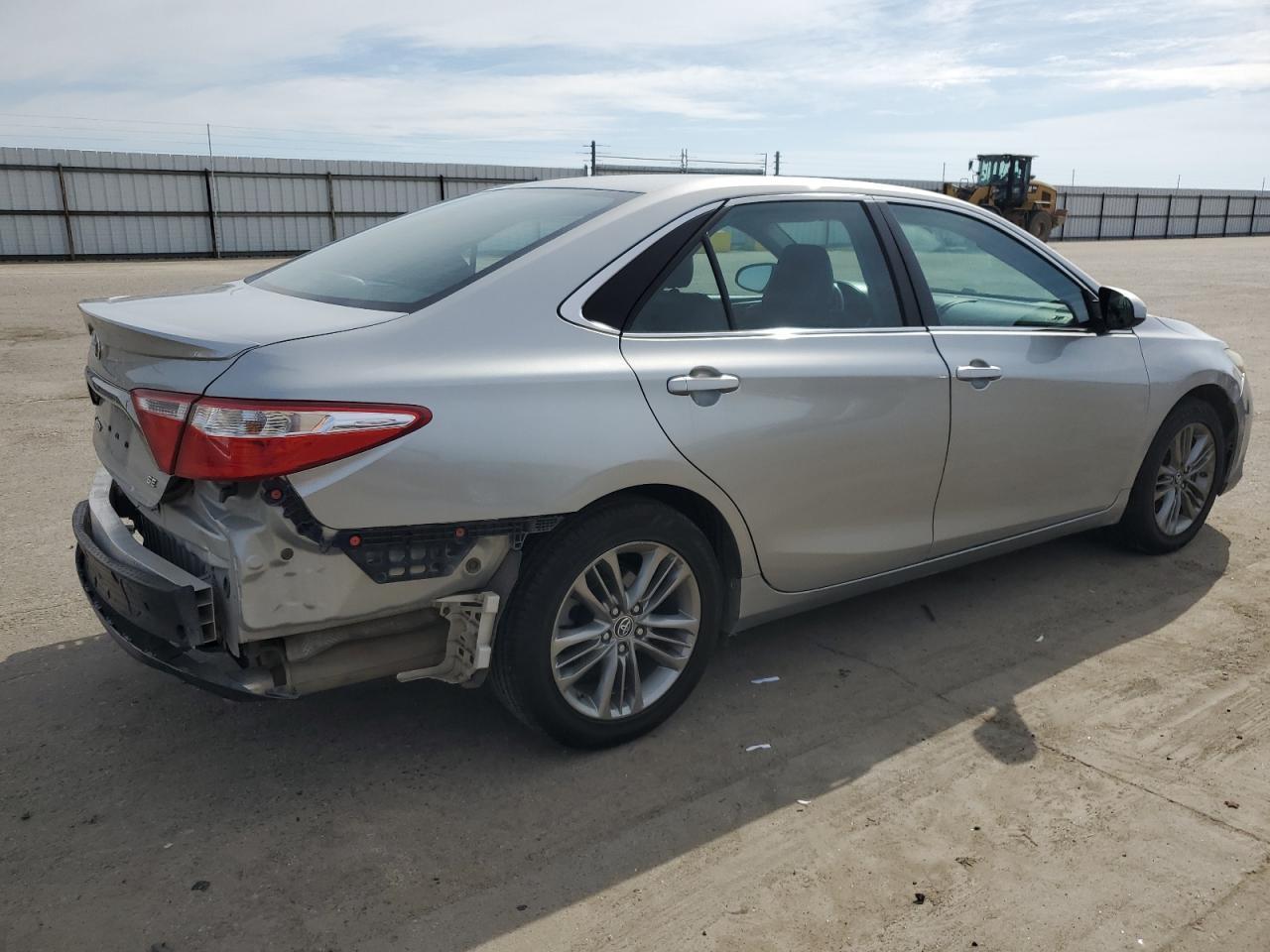 2016 TOYOTA CAMRY LE - Фото 3