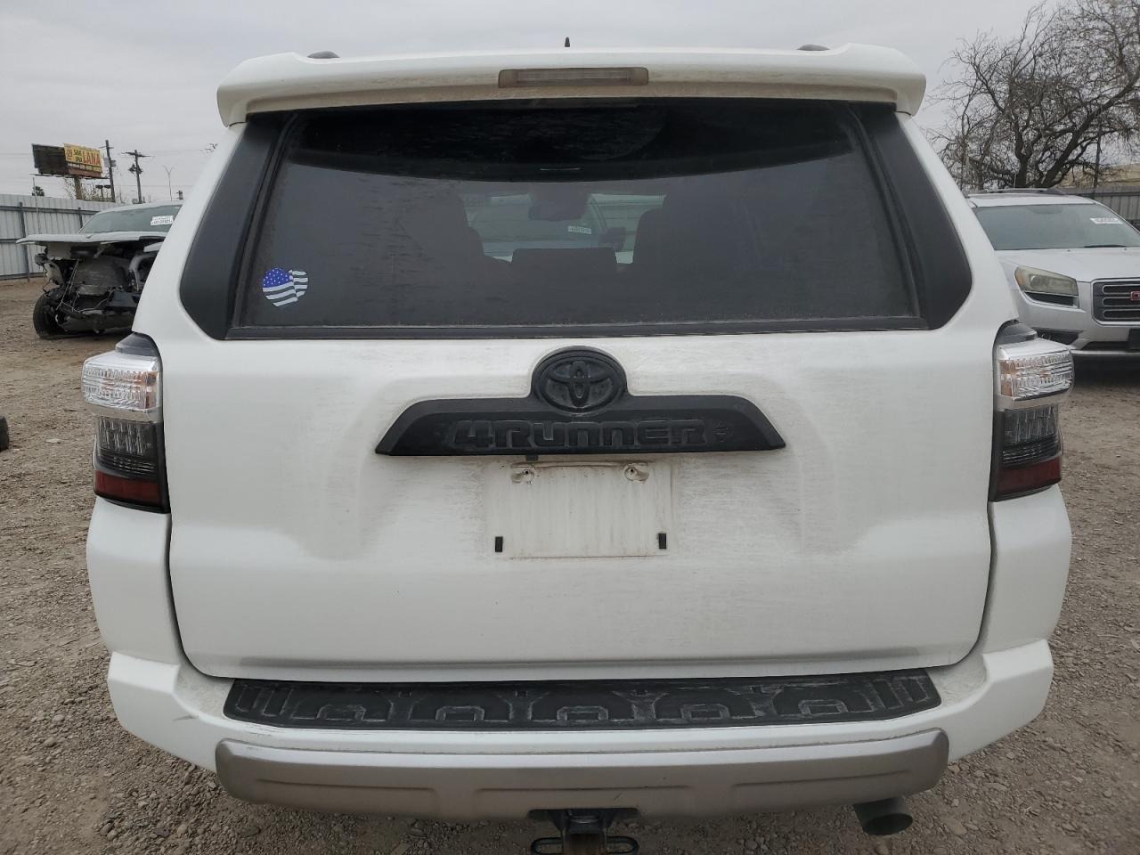2022 TOYOTA 4RUNNER SR - Image 6