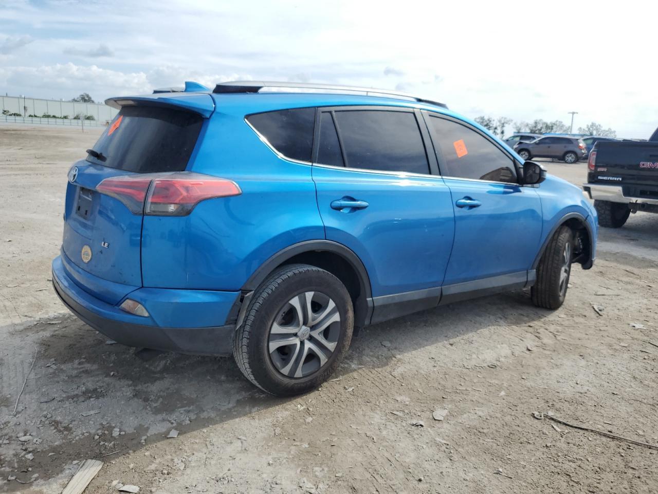 2018 TOYOTA RAV4 LE - Image 3