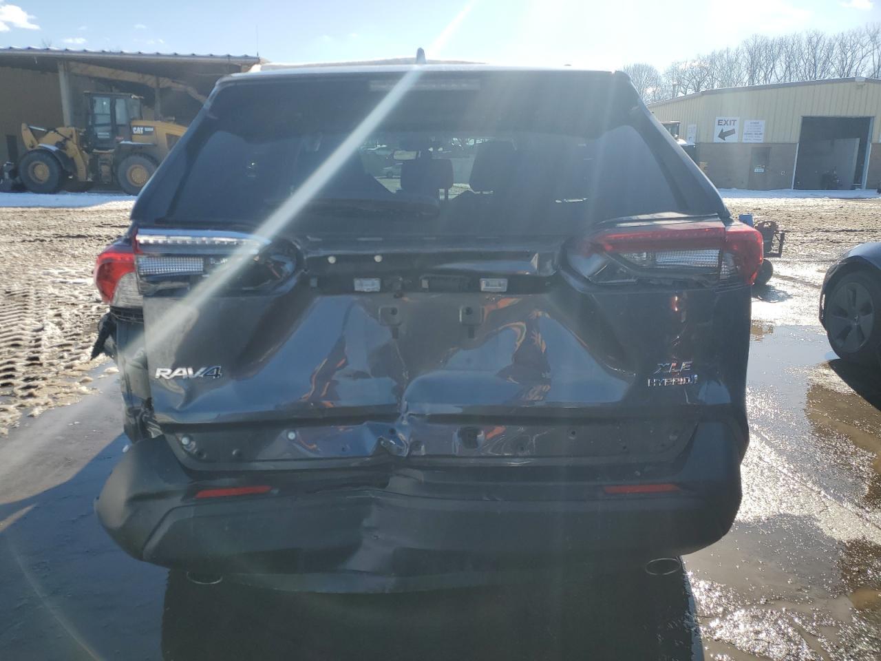 2024 TOYOTA RAV4 XLE P - Image 6