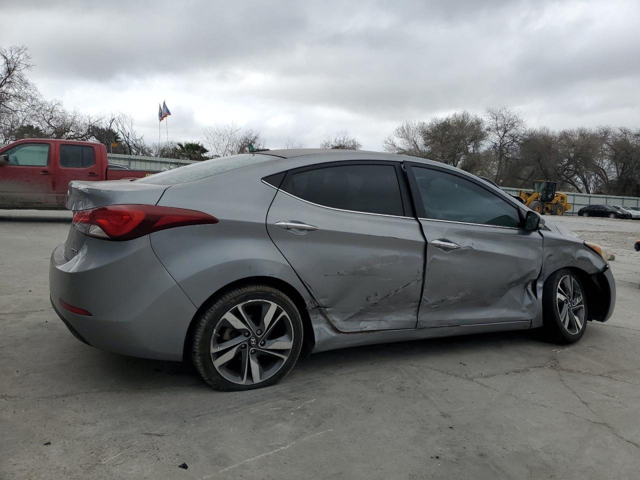 2015 HYUNDAI ELANTRA SE - Image 3