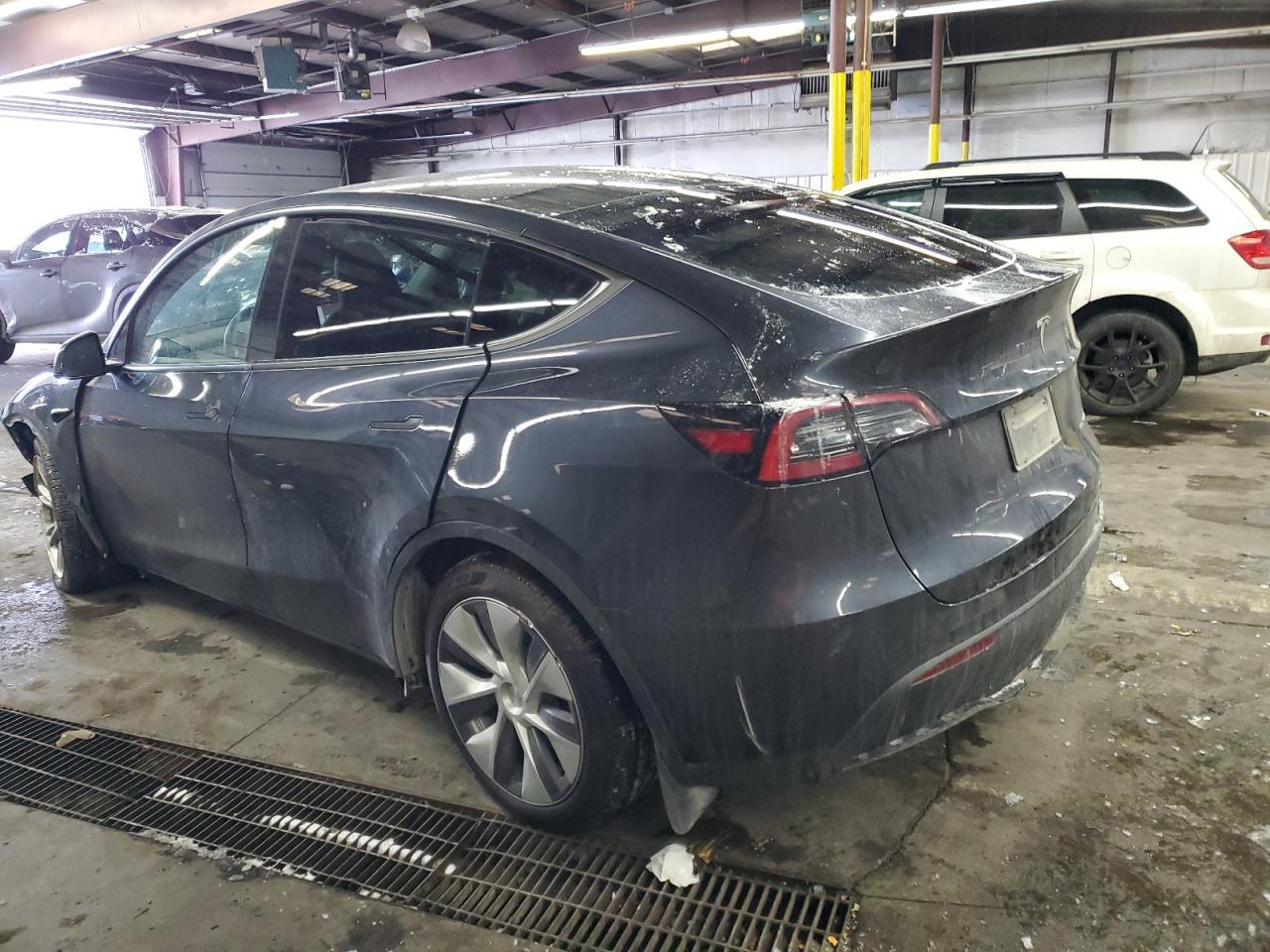2024 TESLA MODEL Y - Image 2