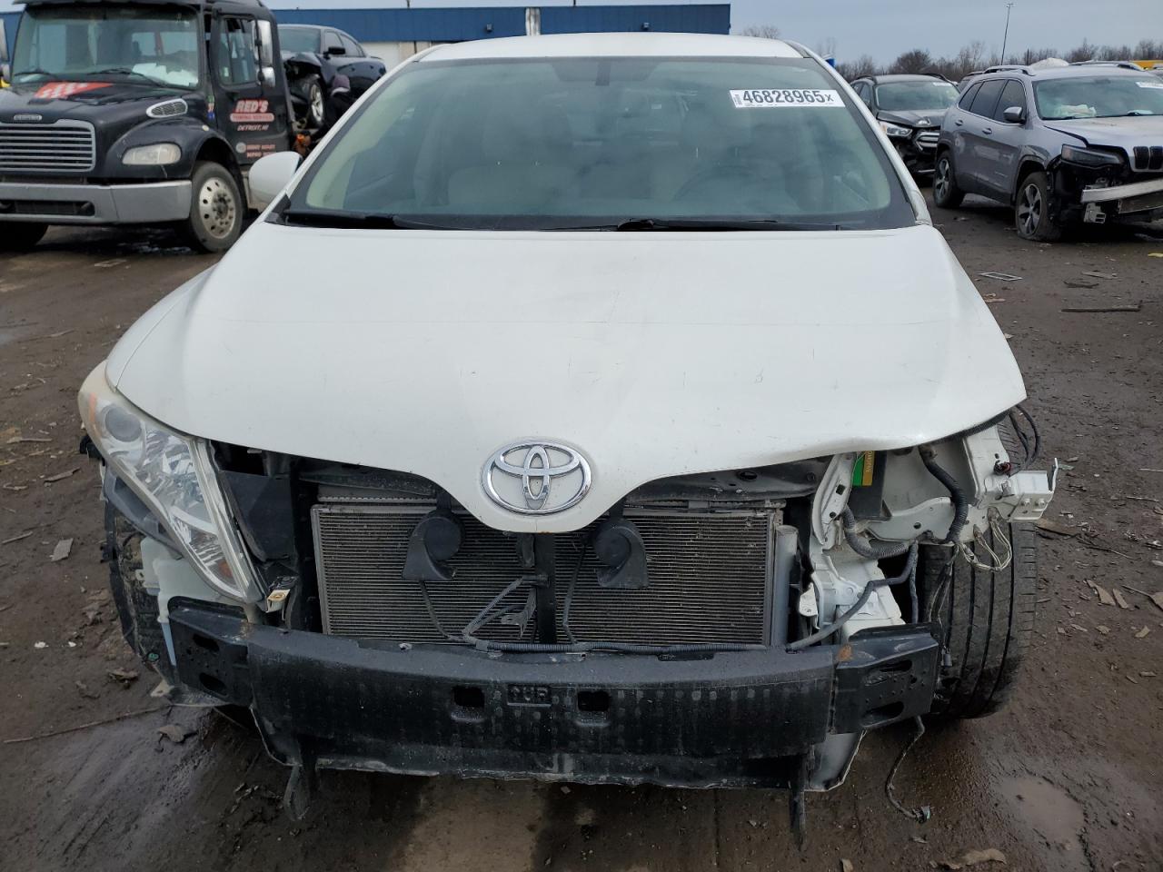 2011 TOYOTA VENZA - Фото 5