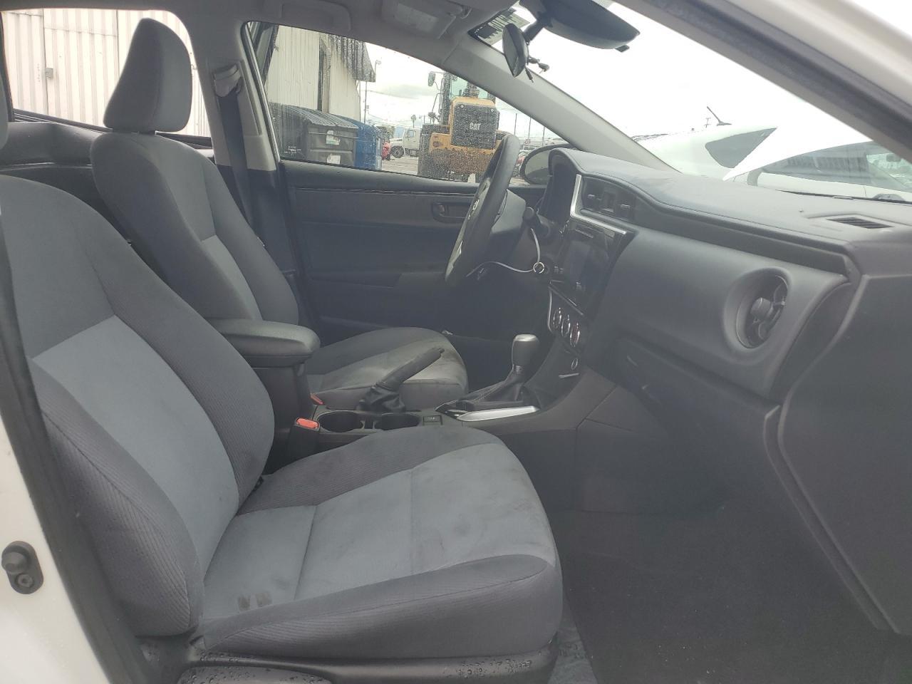 2019 TOYOTA COROLLA L - Фото 7