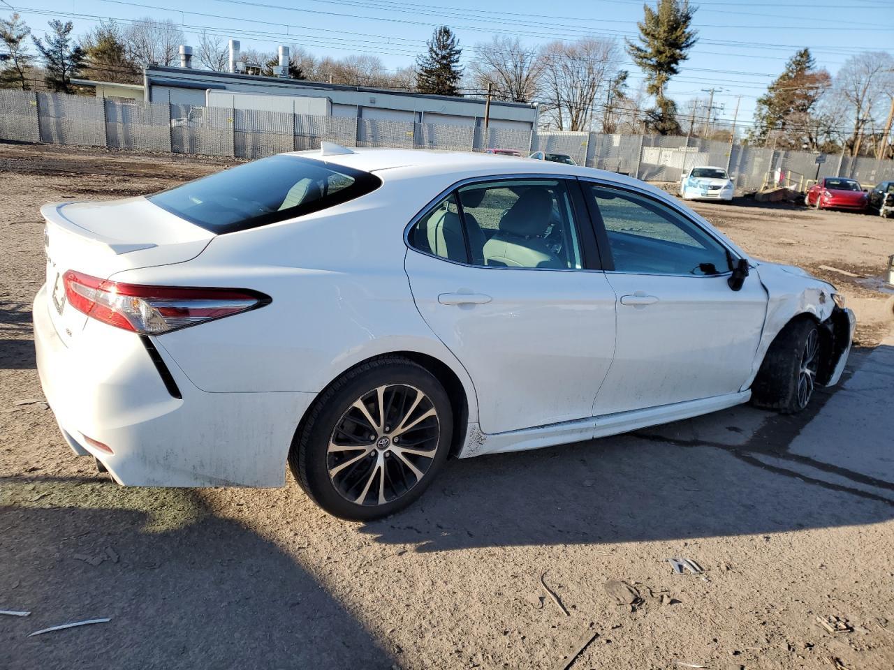 2019 TOYOTA CAMRY L - Image 3