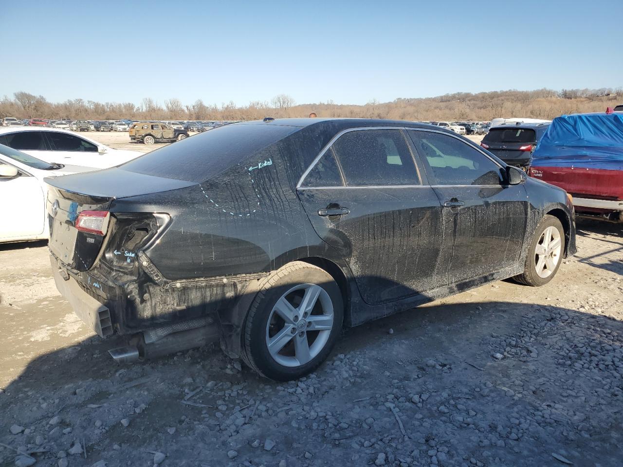 2013 TOYOTA CAMRY L - Фото 3