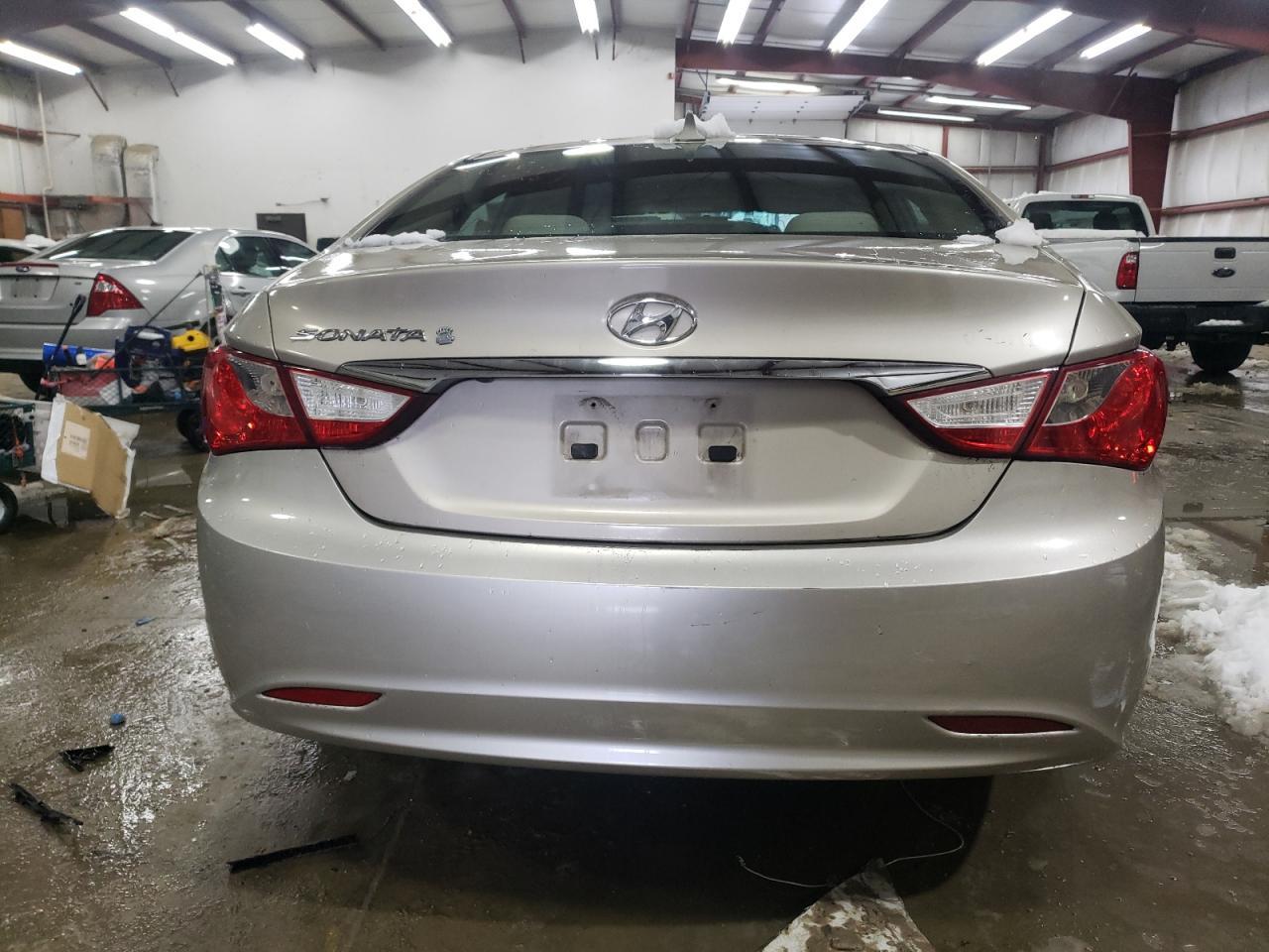 2011 HYUNDAI SONATA GLS - Image 6