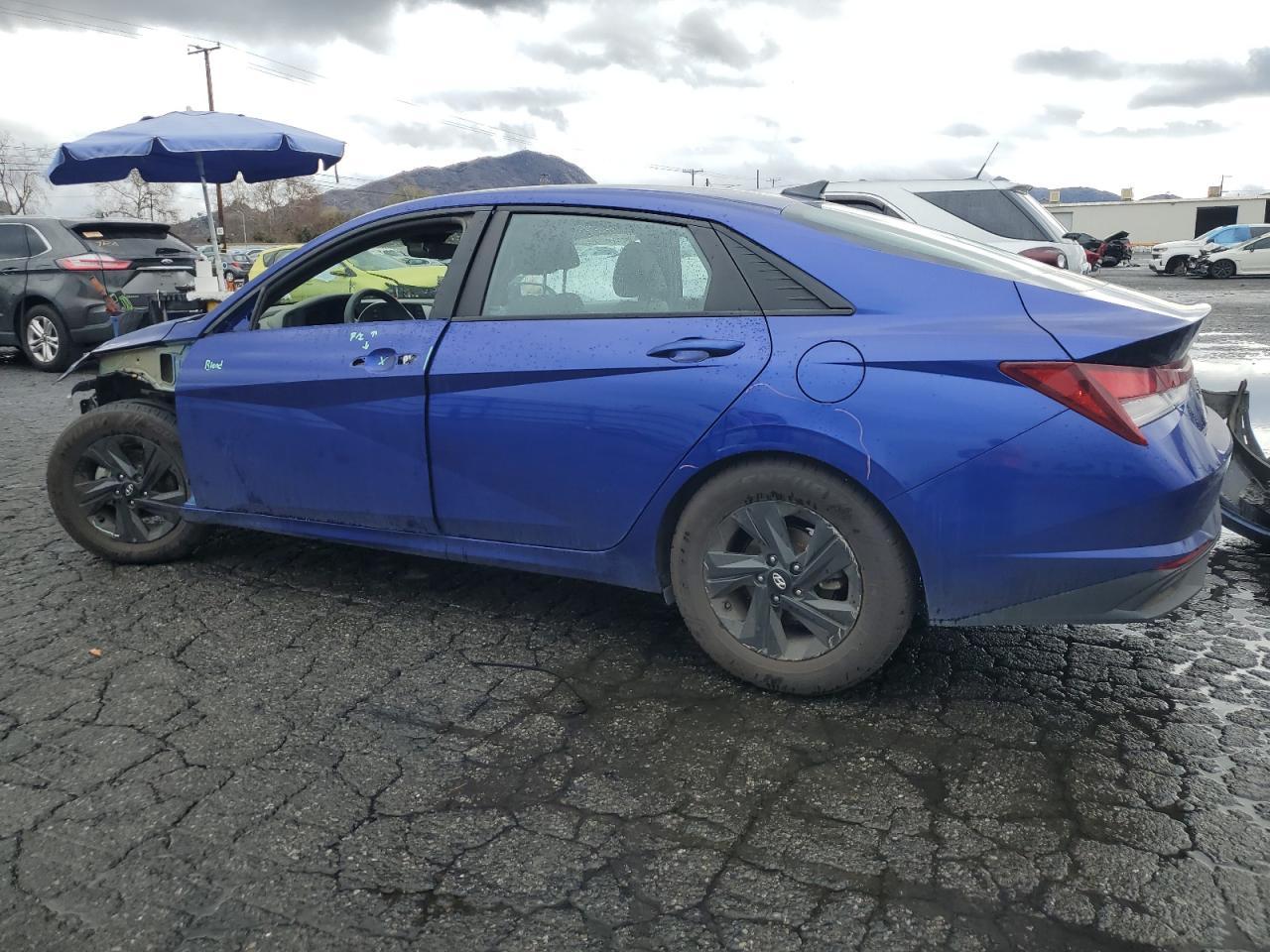 2022 HYUNDAI ELANTRA SE - Фото 2