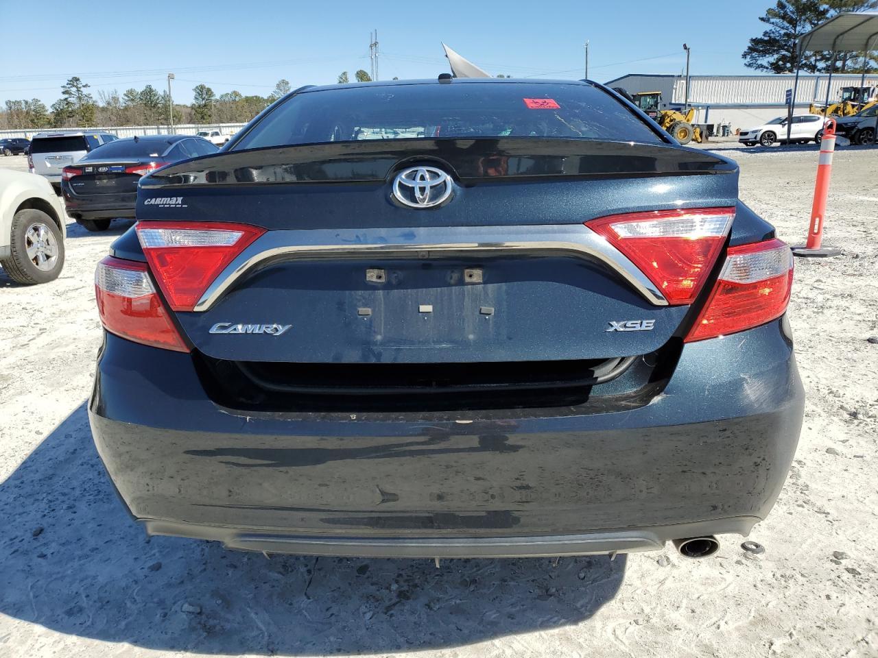 2017 TOYOTA CAMRY LE - Фото 6