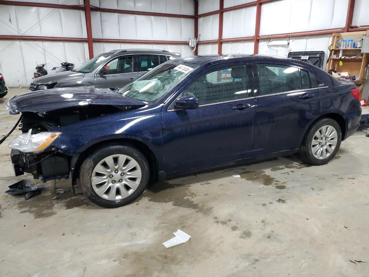 2013 CHRYSLER 200 LX