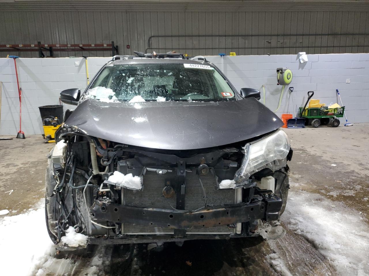 2015 TOYOTA RAV4 LE - Фото 5