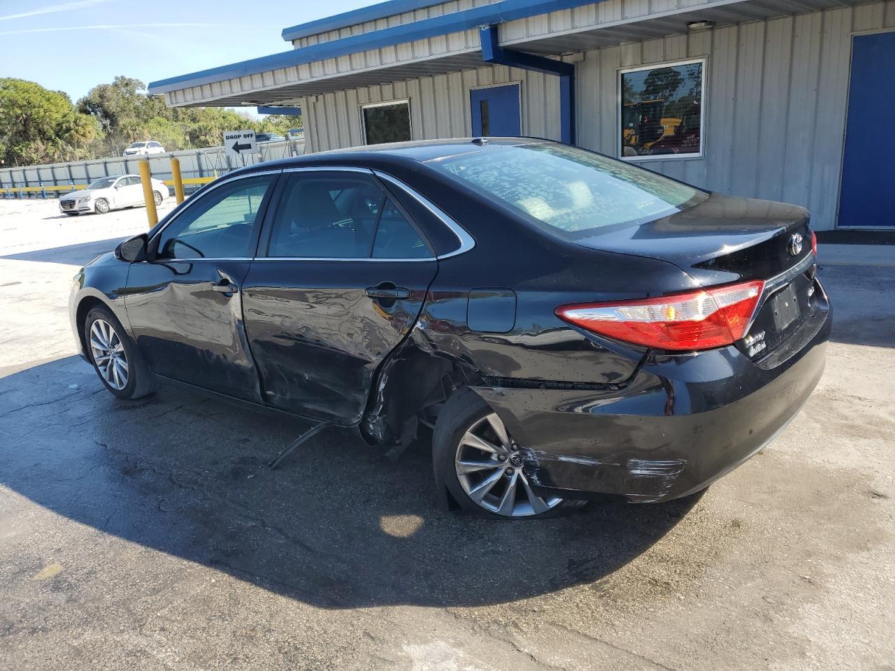 2016 TOYOTA CAMRY LE - Image 2