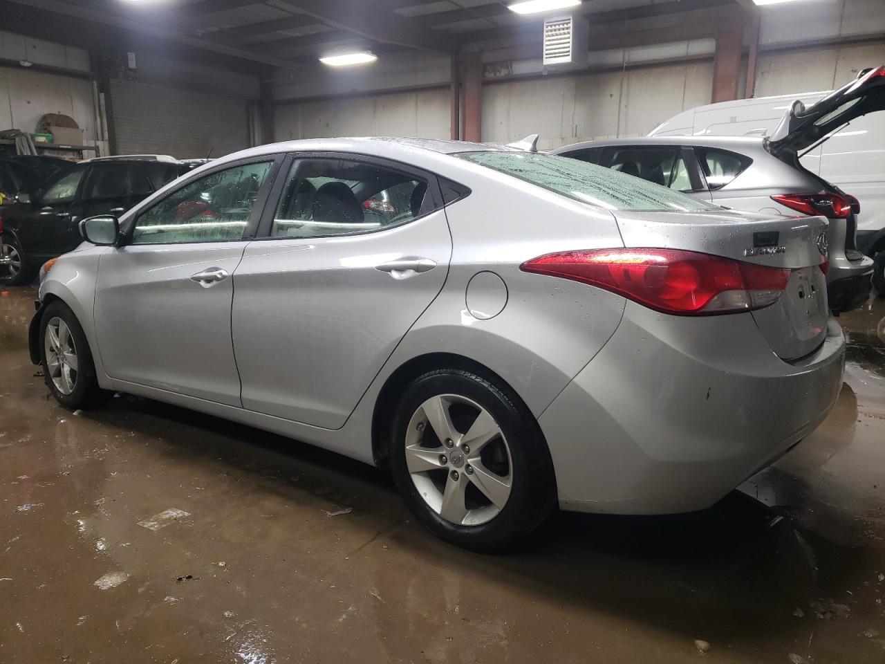 2013 HYUNDAI ELANTRA GL - Image 2