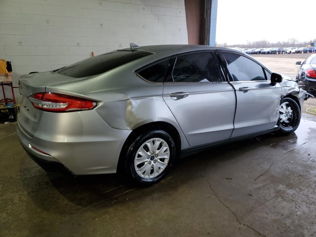 2020 FORD FUSION S - Фото 3