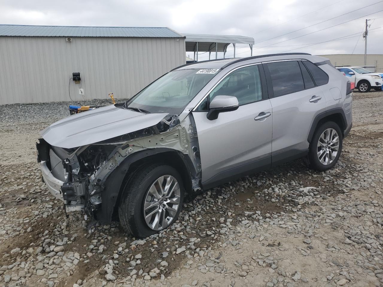 2022 TOYOTA RAV4 XLE P
