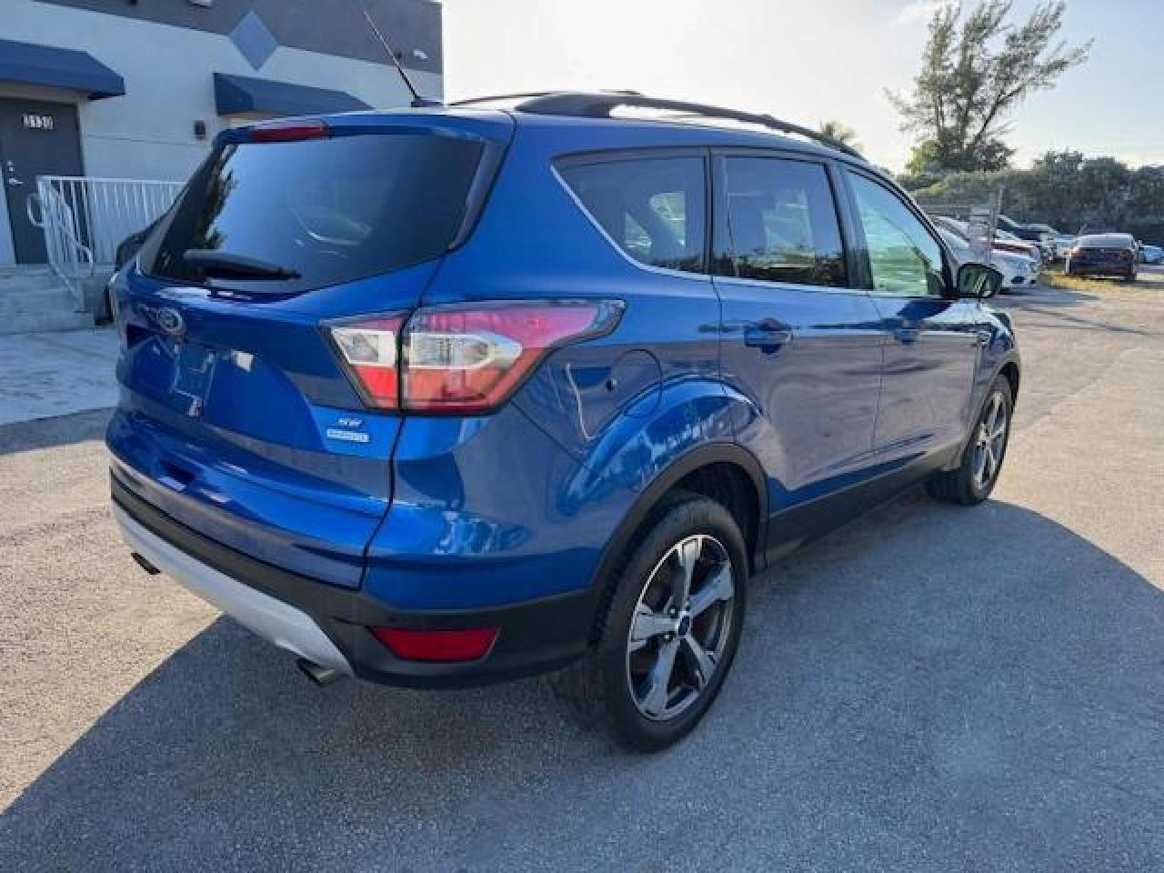 2017 FORD ESCAPE SE - Image 3