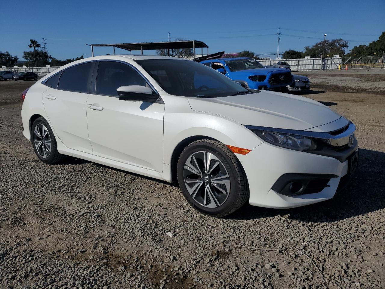 2017 HONDA CIVIC EXL - Image 4