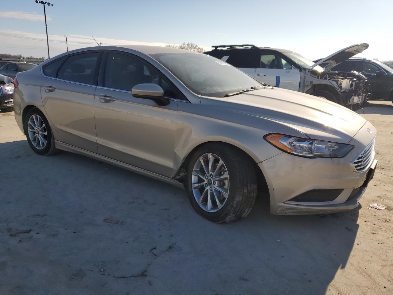 2017 FORD FUSION SE - Image 4