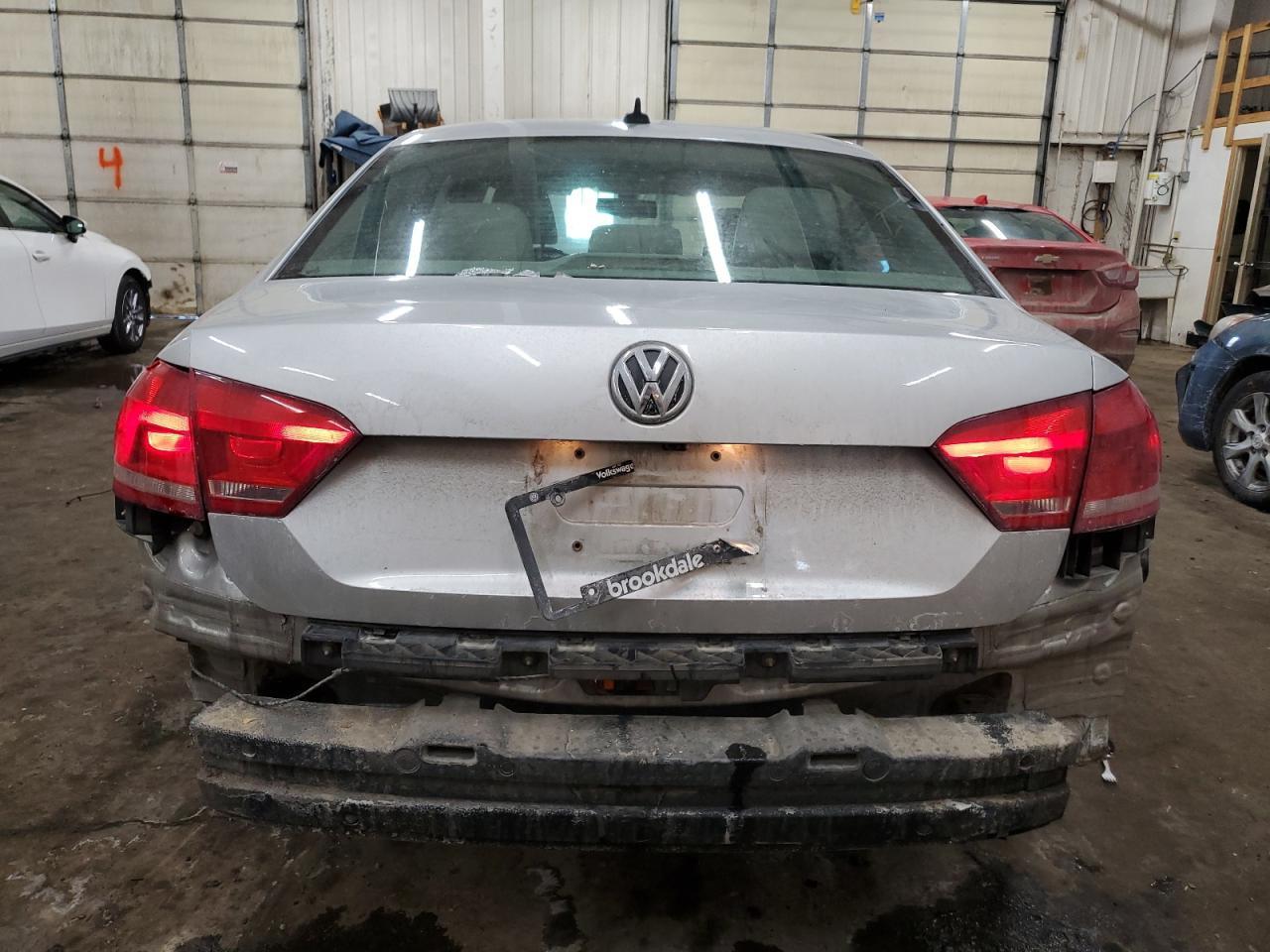 2013 VOLKSWAGEN PASSAT SEL - Image 6