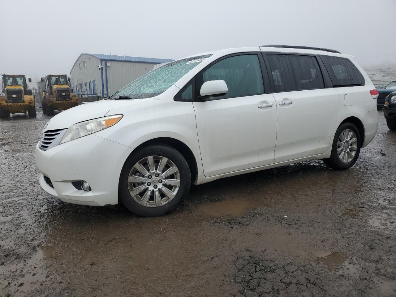 2011 TOYOTA SIENNA XLE