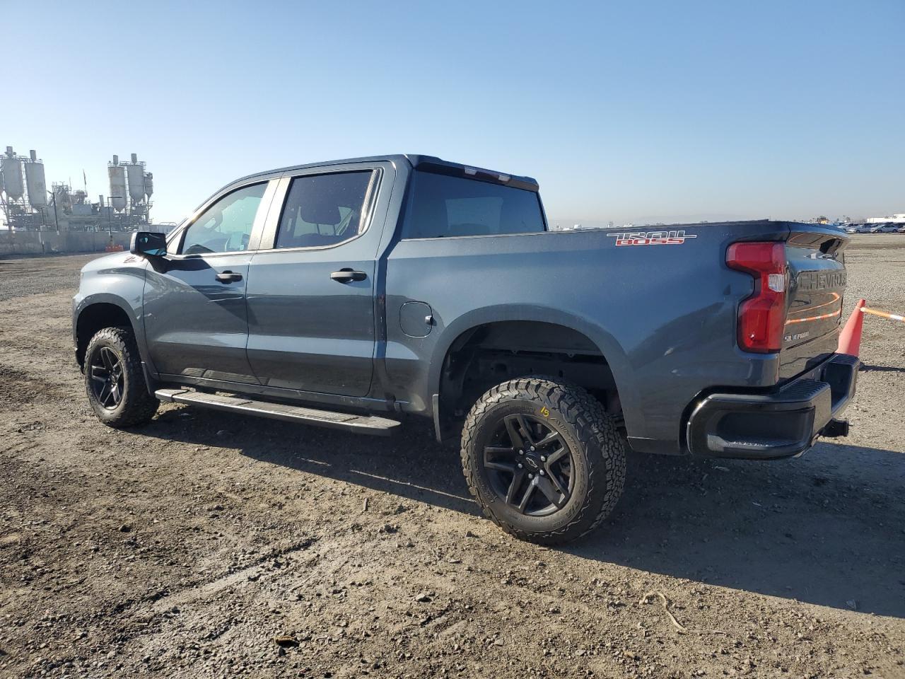 2019 CHEVROLET SILVERADO - Image 2
