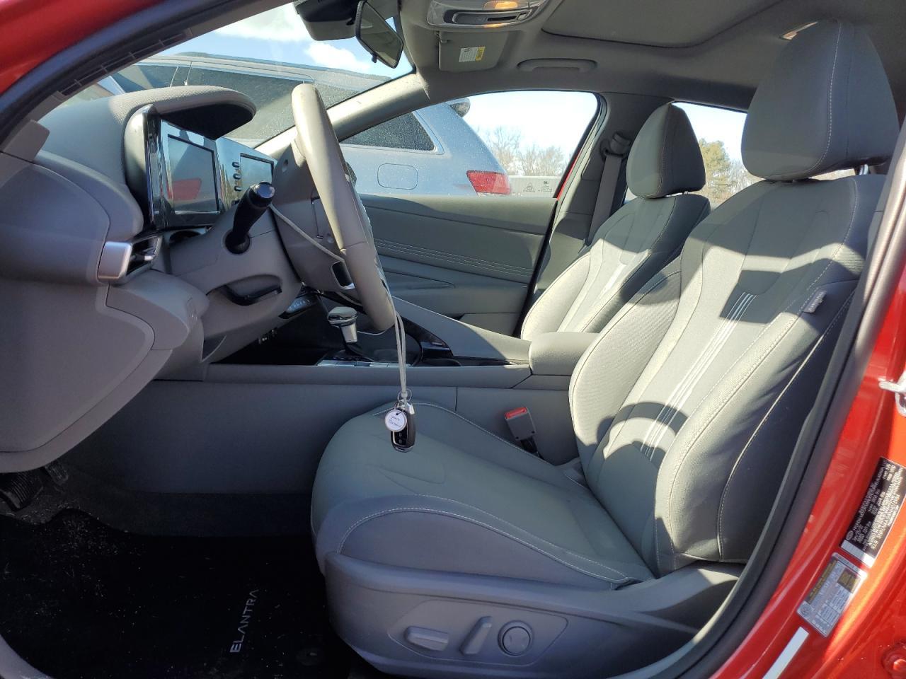 2022 HYUNDAI ELANTRA SE - Фото 7