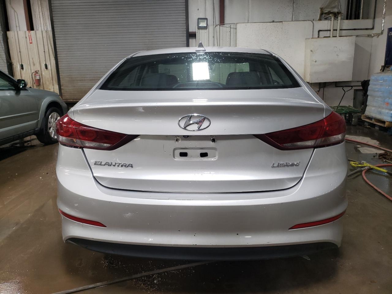 2017 HYUNDAI ELANTRA SE - Фото 6