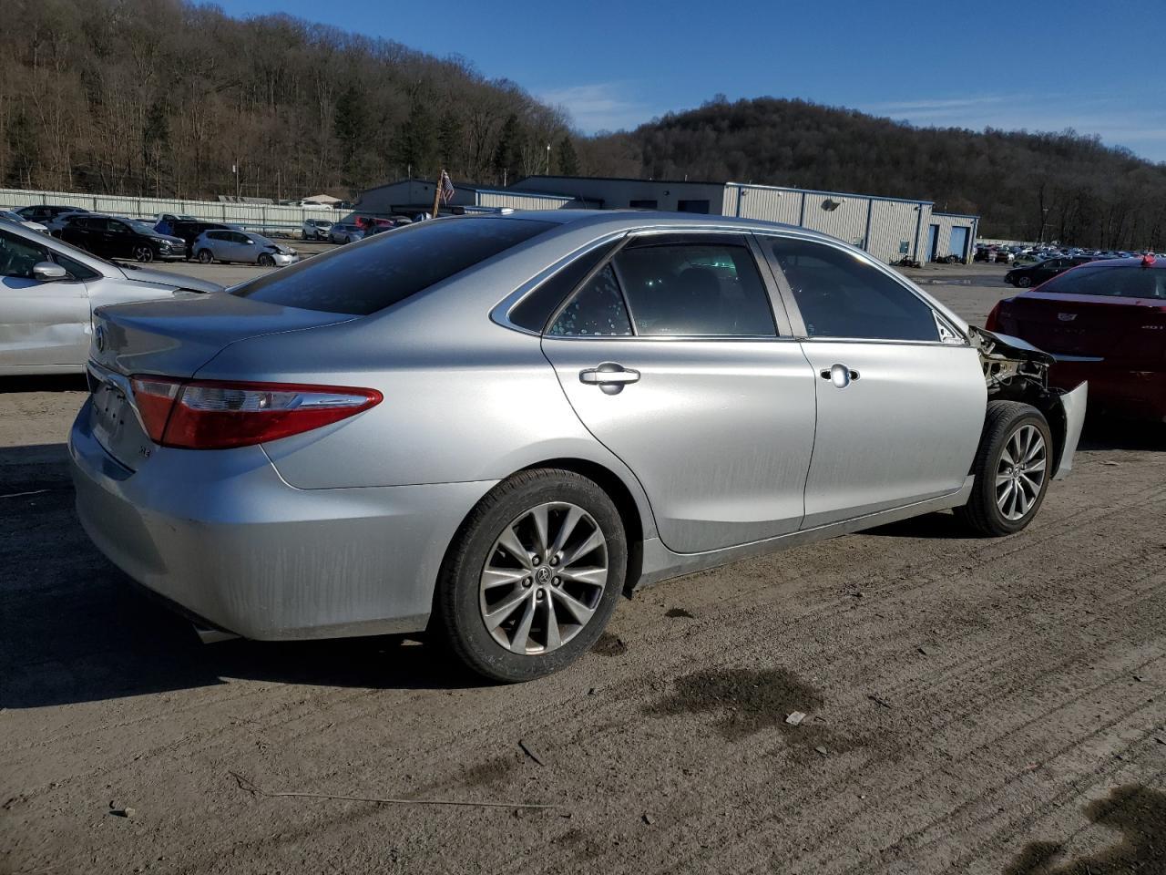 2015 TOYOTA CAMRY LE - Image 3
