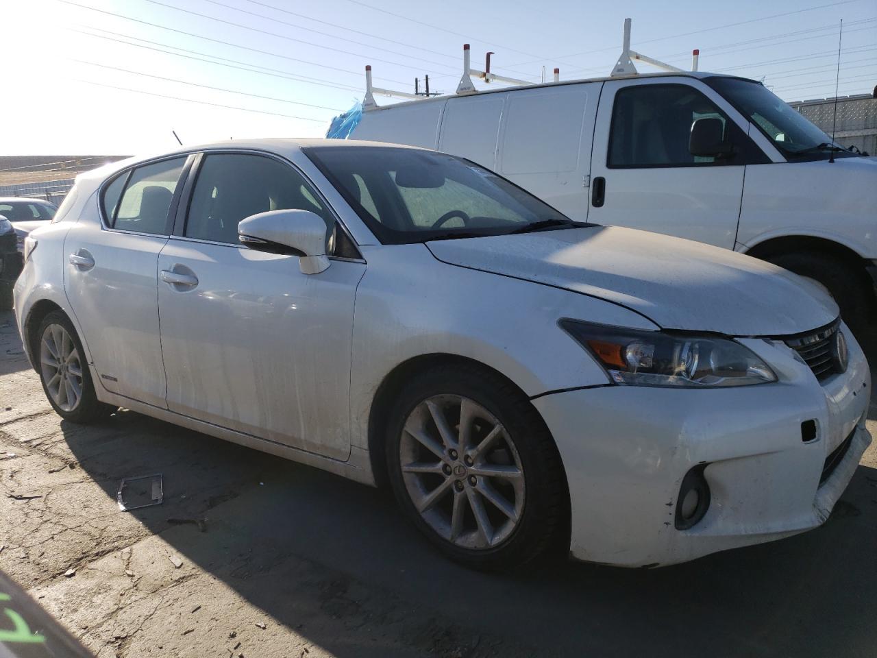 2013 LEXUS CT 200 H - Фото 4