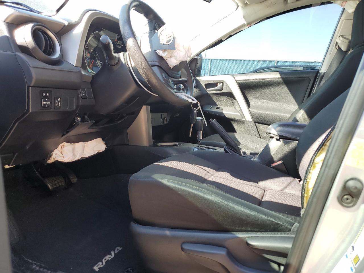 2016 TOYOTA RAV4 LE - Фото 7