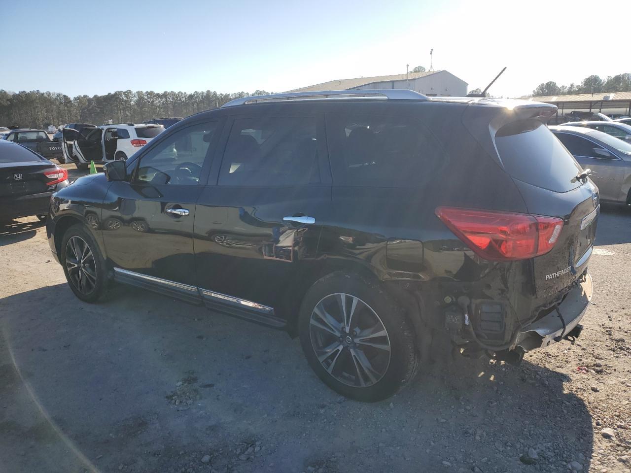 2017 NISSAN PATHFINDER - Фото 2