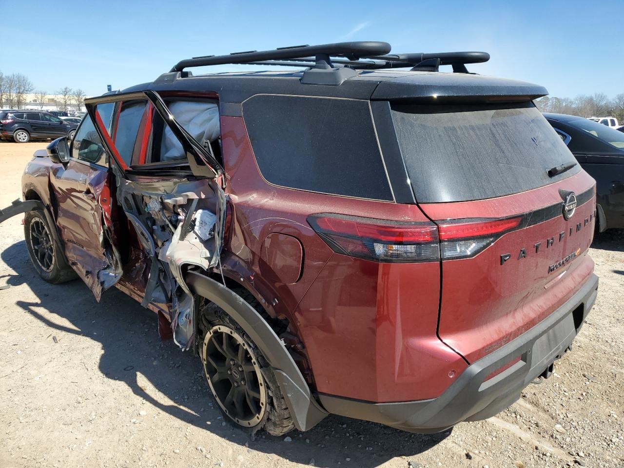 2023 NISSAN PATHFINDER - Фото 2