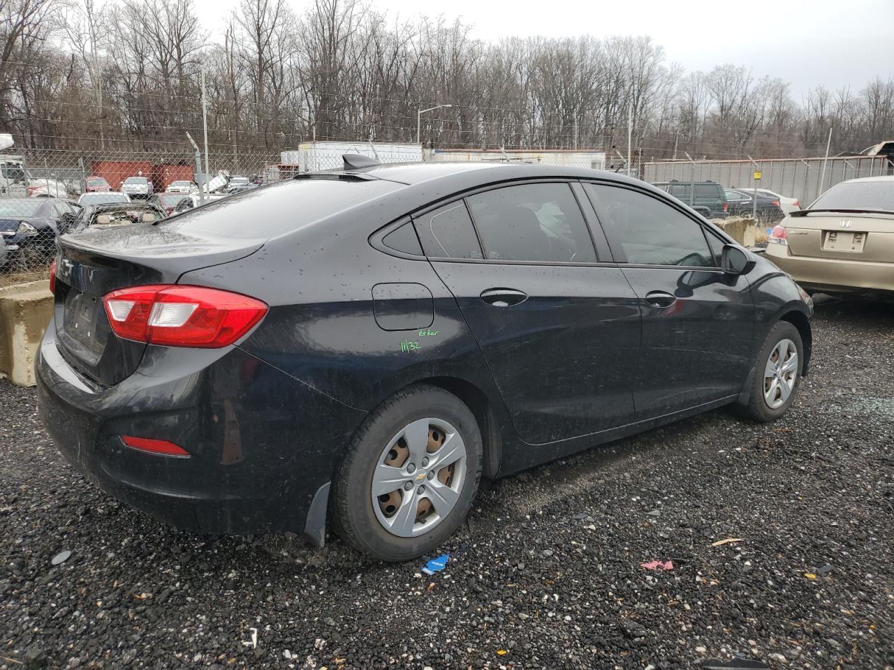 2017 CHEVROLET CRUZE LS - Image 3