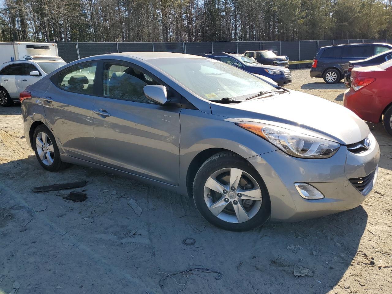 2013 HYUNDAI ELANTRA GL - Image 4