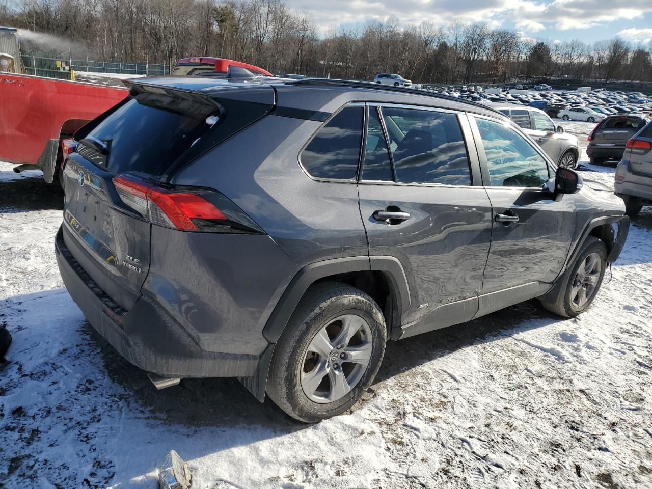 2022 TOYOTA RAV4 XLE - Фото 3