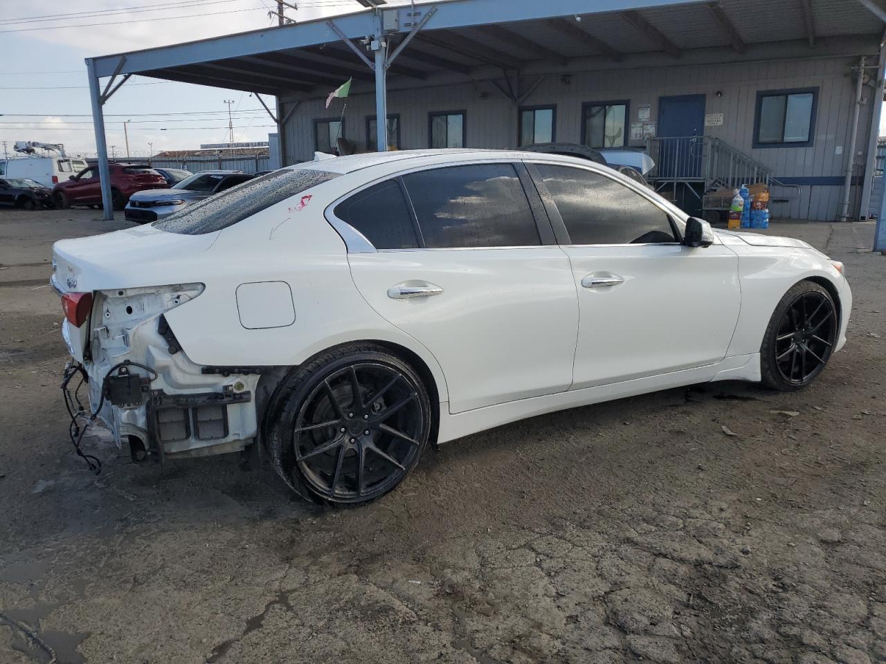 2016 INFINITI Q50 PREMIU - Фото 3