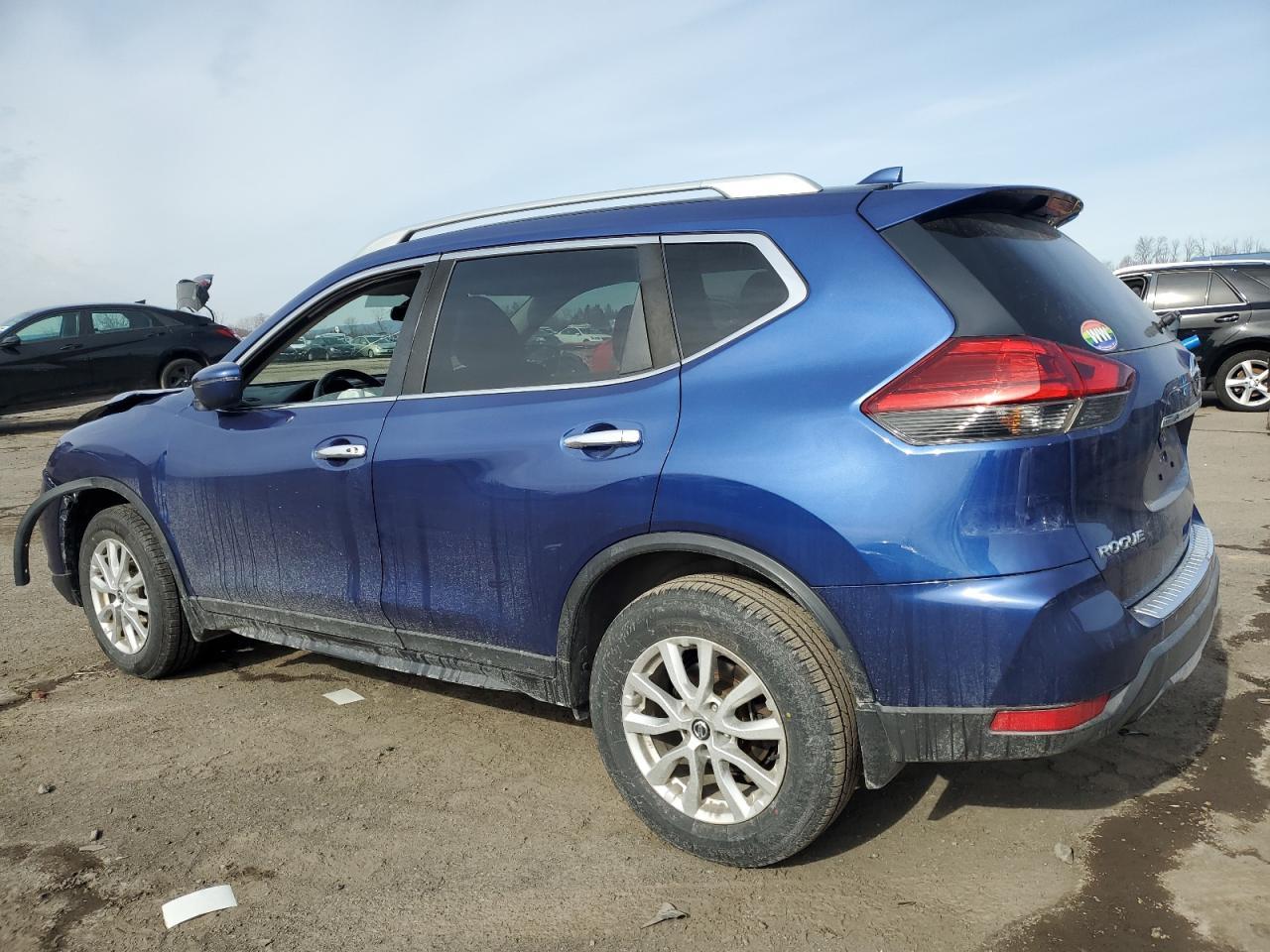 2017 NISSAN ROGUE SV - Image 2