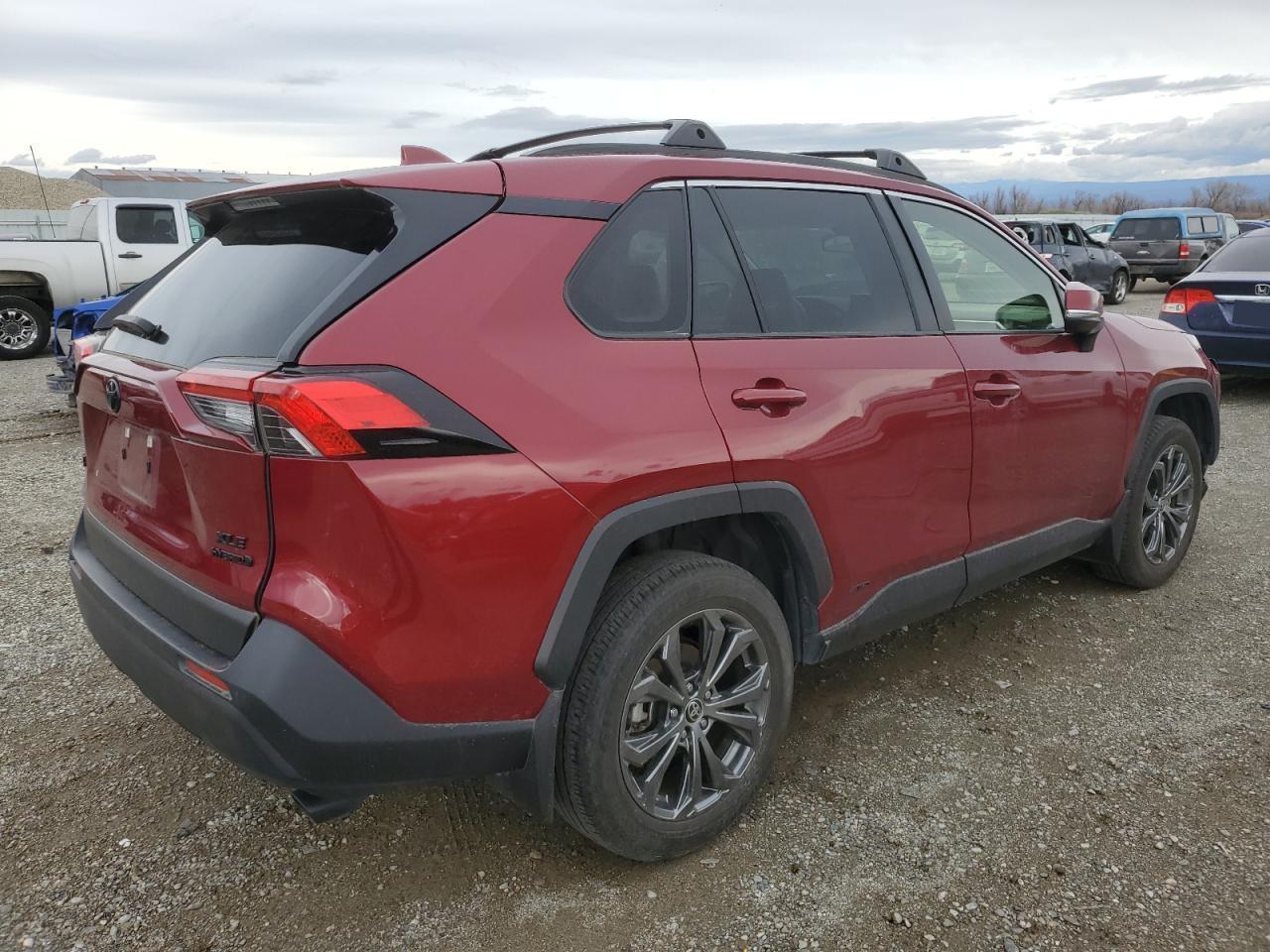 2022 TOYOTA RAV4 XLE P - Image 3