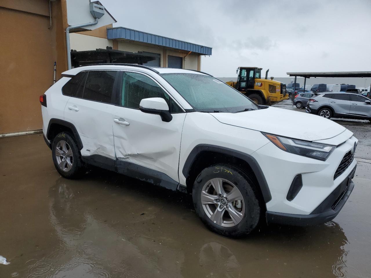 2022 TOYOTA RAV4 XLE - Фото 4