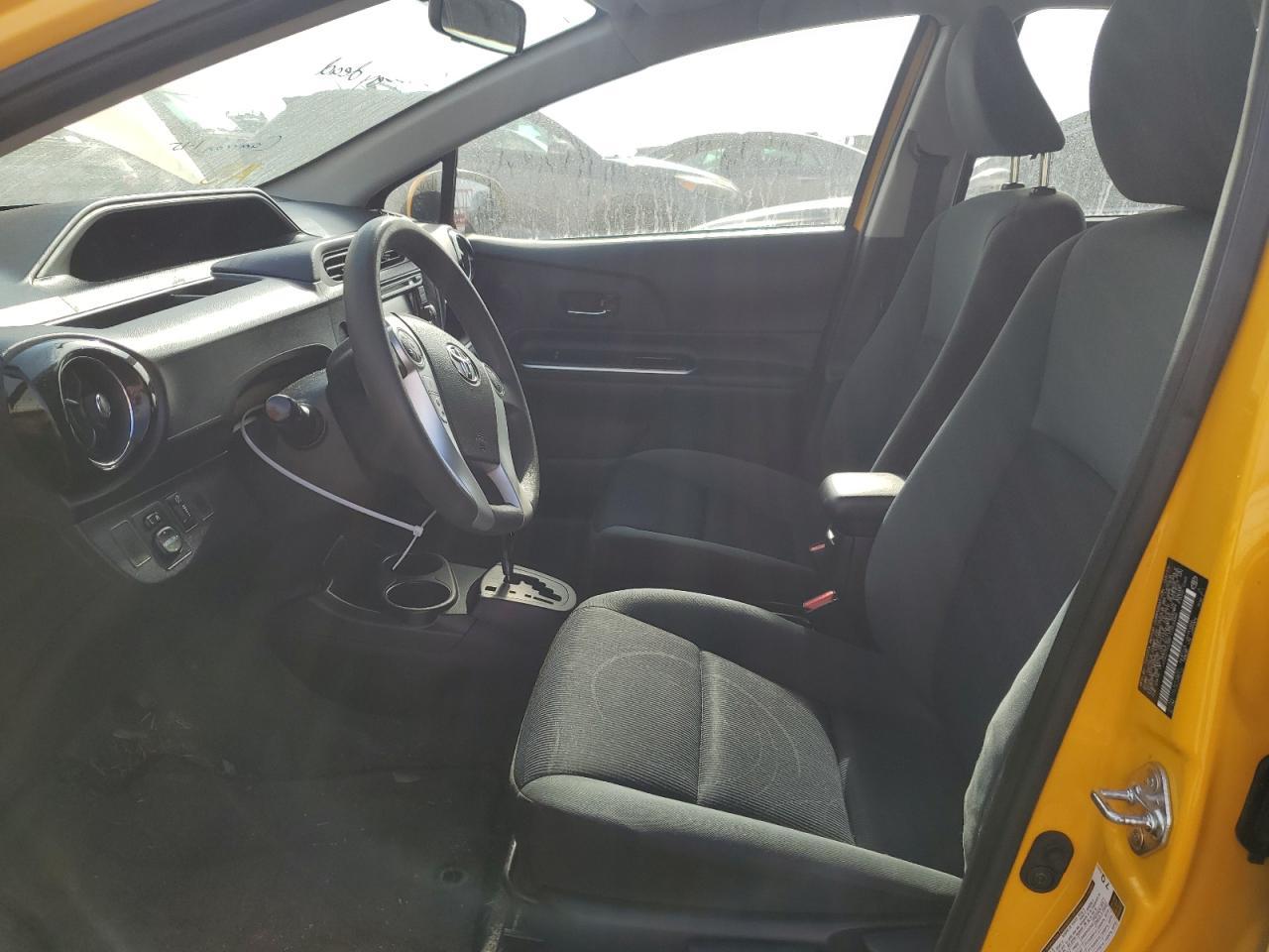 2015 TOYOTA PRIUS C - Фото 7