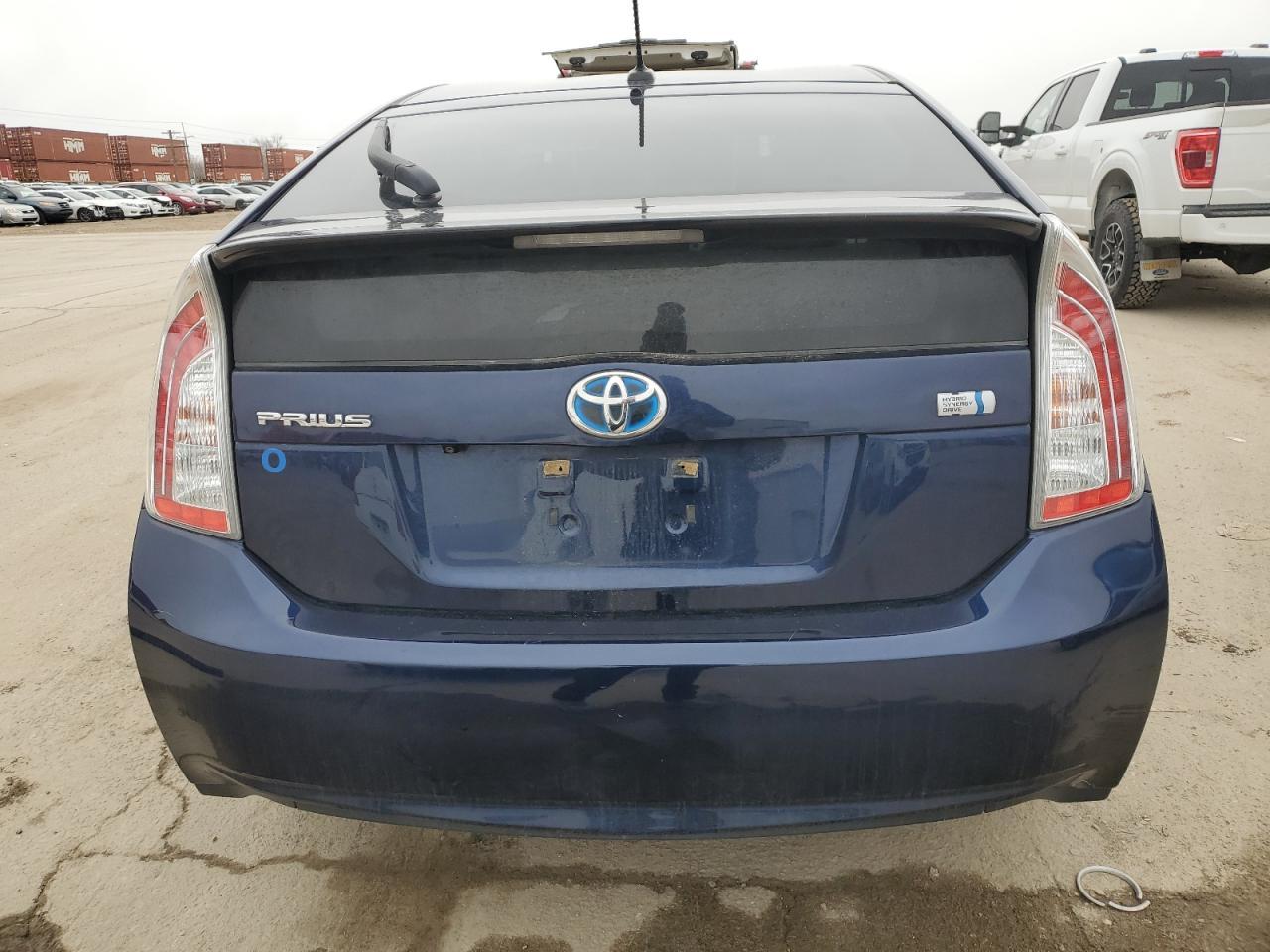 2015 TOYOTA PRIUS - Image 6