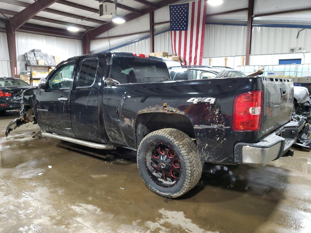 2013 CHEVROLET SILVERADO - Image 2