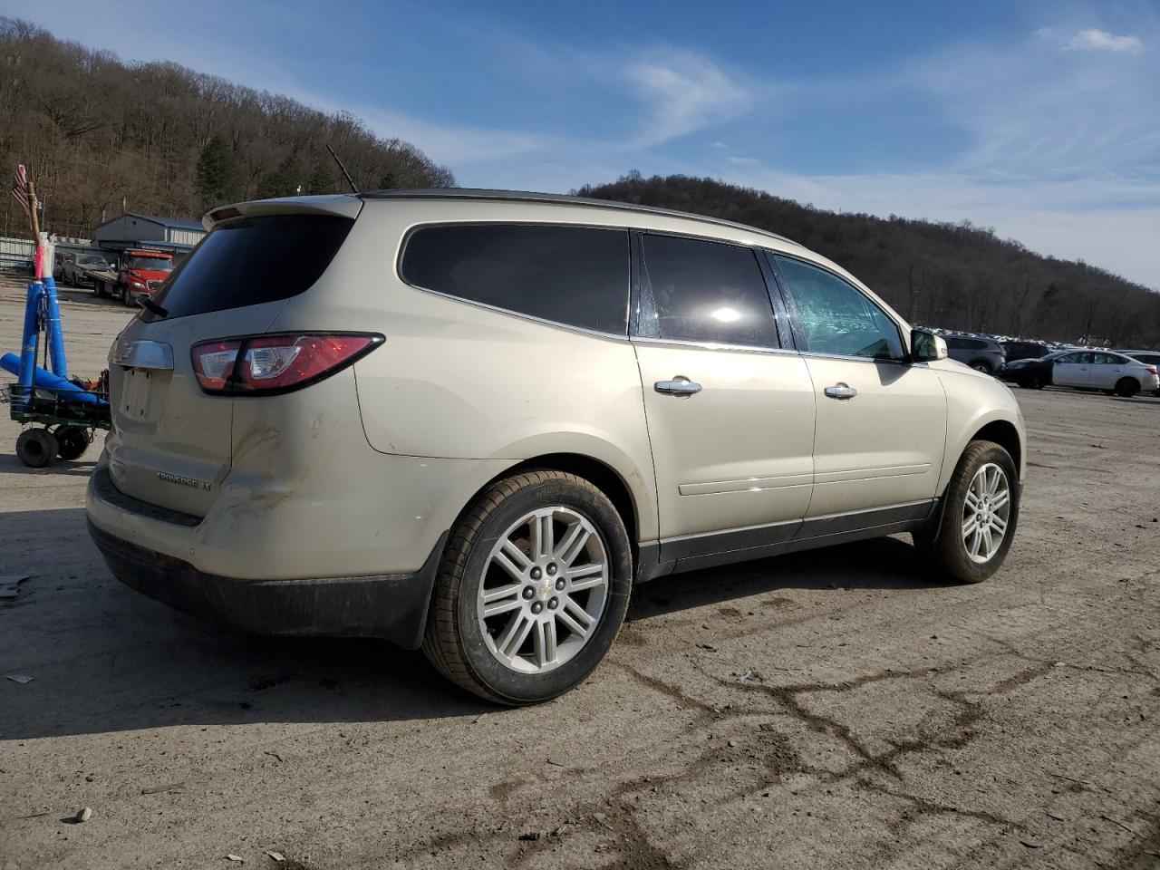 2014 CHEVROLET TRAVERSE L - Image 3