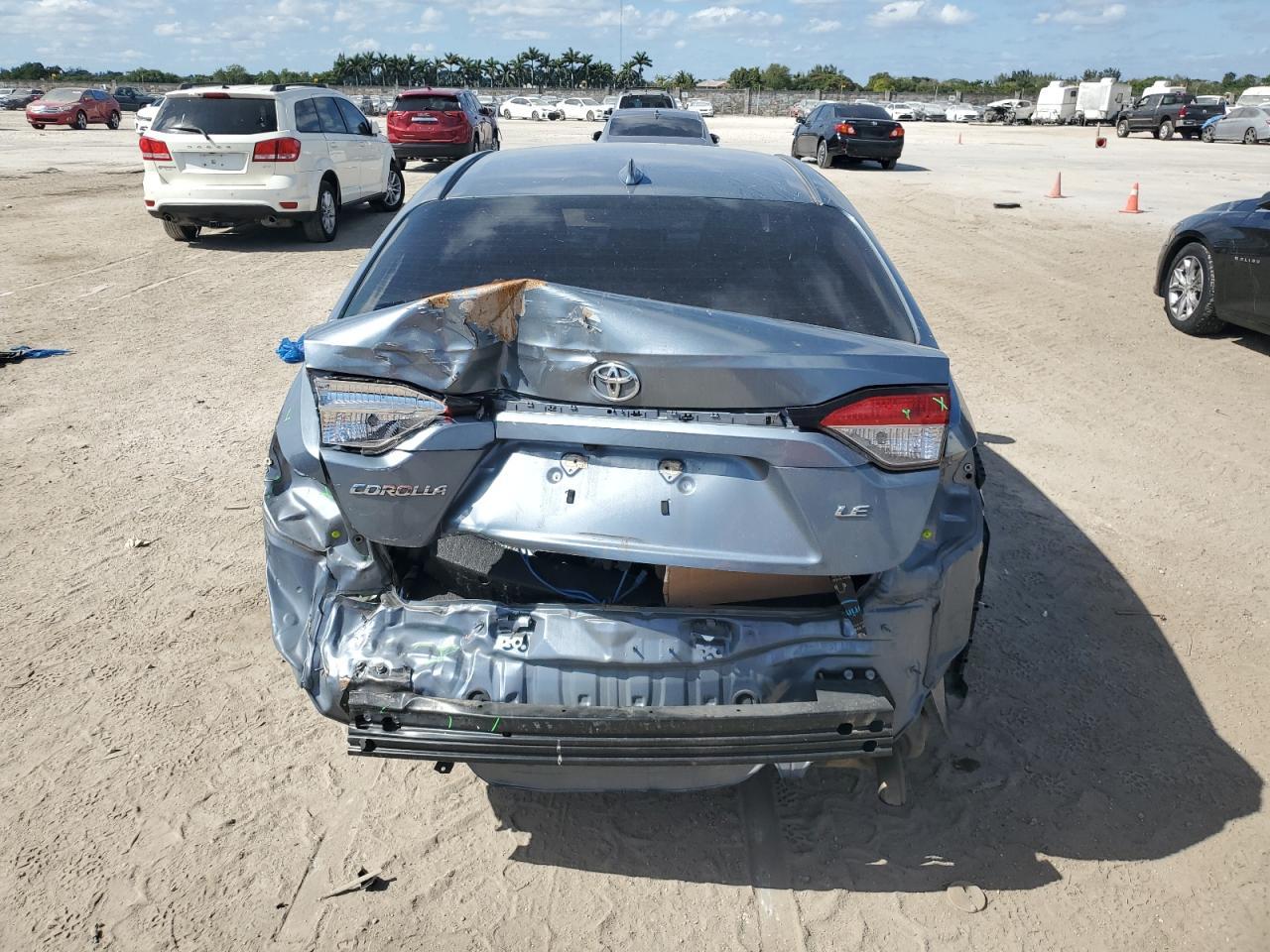 2020 TOYOTA COROLLA LE - Фото 6