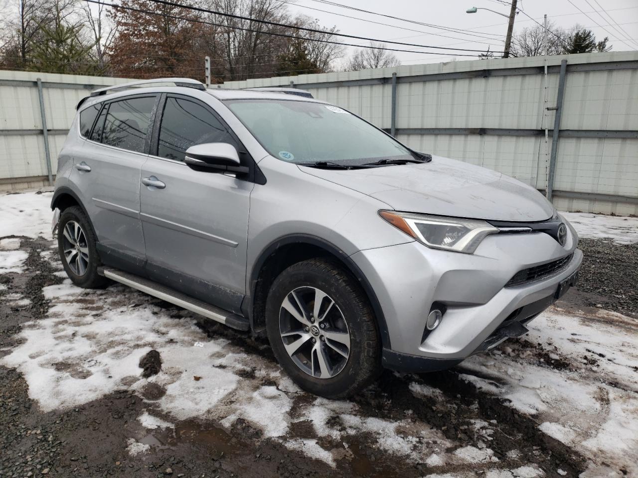 2017 TOYOTA RAV4 XLE - Фото 4